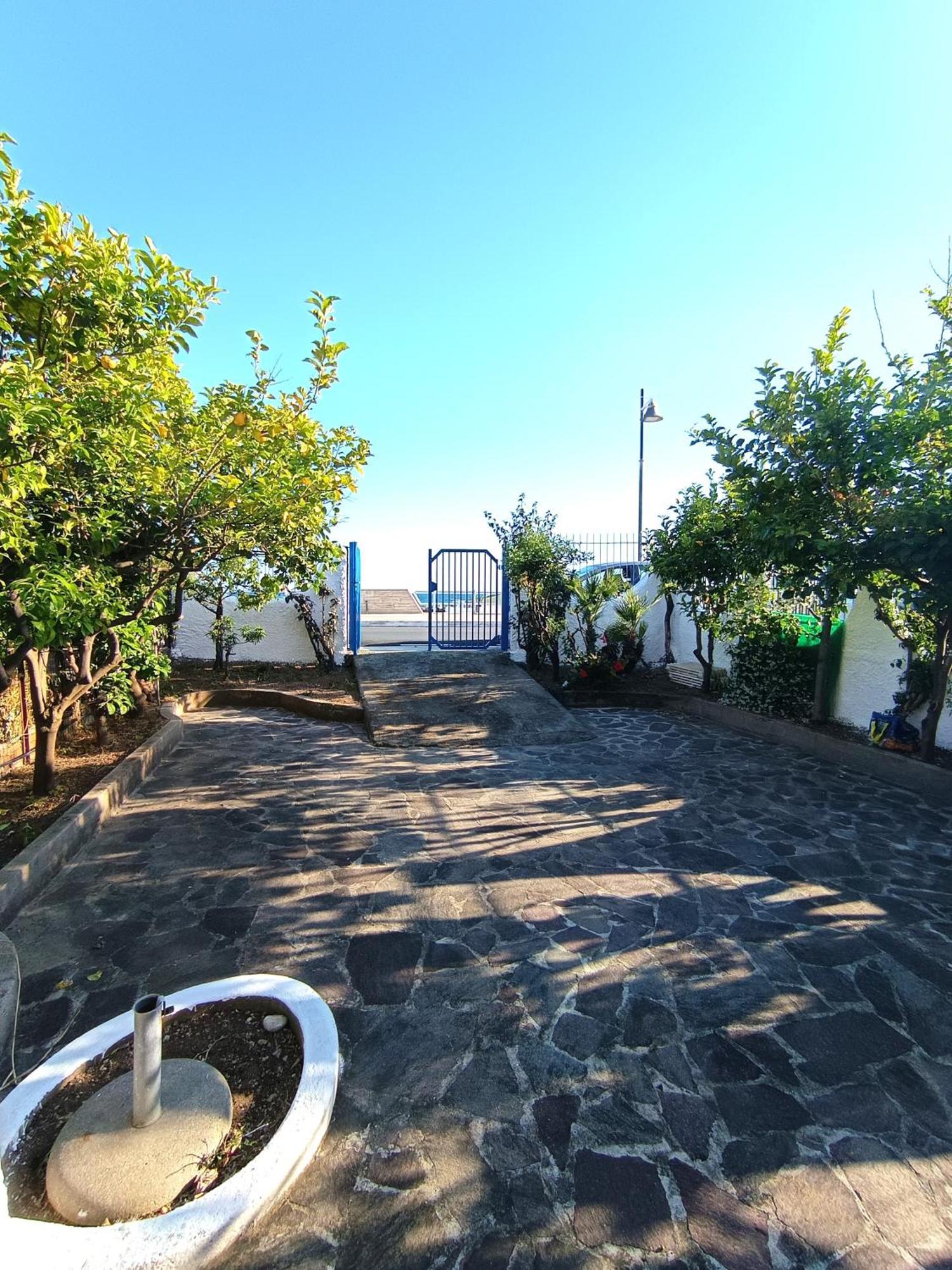 Monolocale Tirreno Studio Seafront Formia Exterior foto